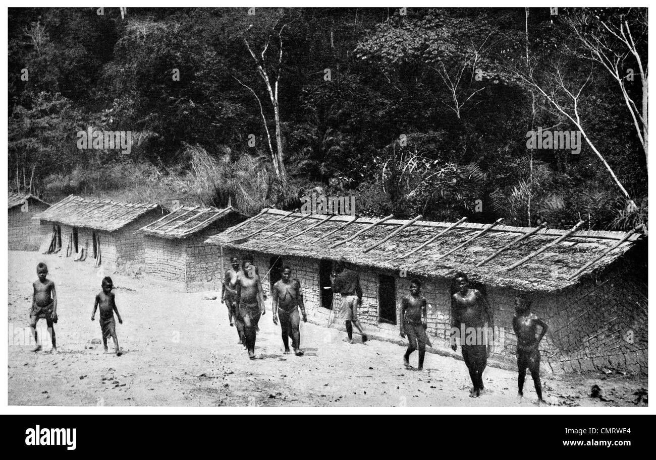 1919 Camerun villaggio popolo nativo Foto Stock