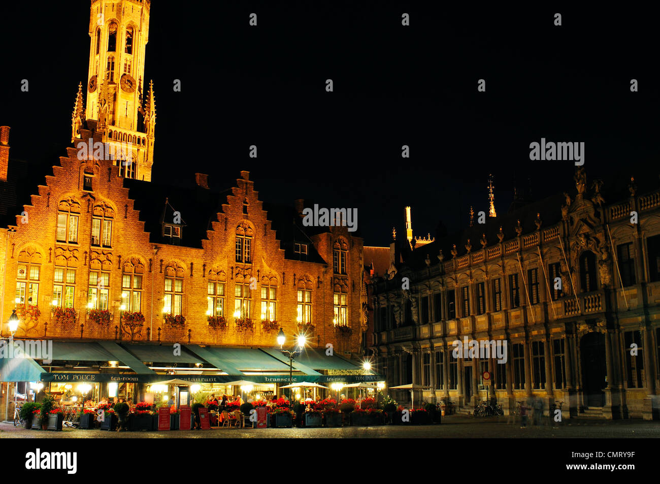 Belgio, Fiandre, Bruges, Piazza Burg, ristorante di notte Foto Stock