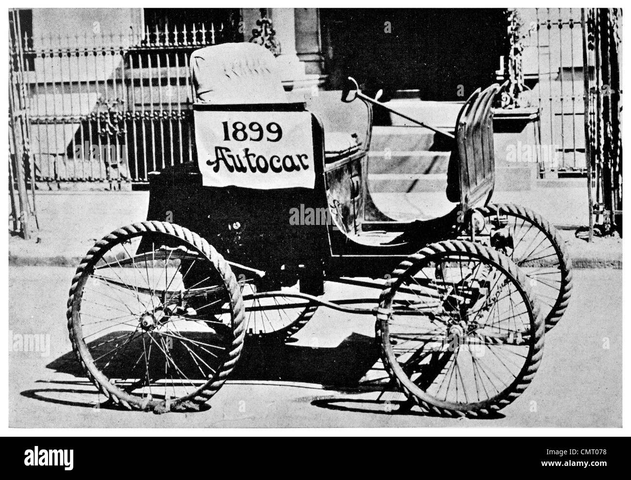 1923 1899 idrocarburo auto carrello pneumatico di corda autocar Foto Stock