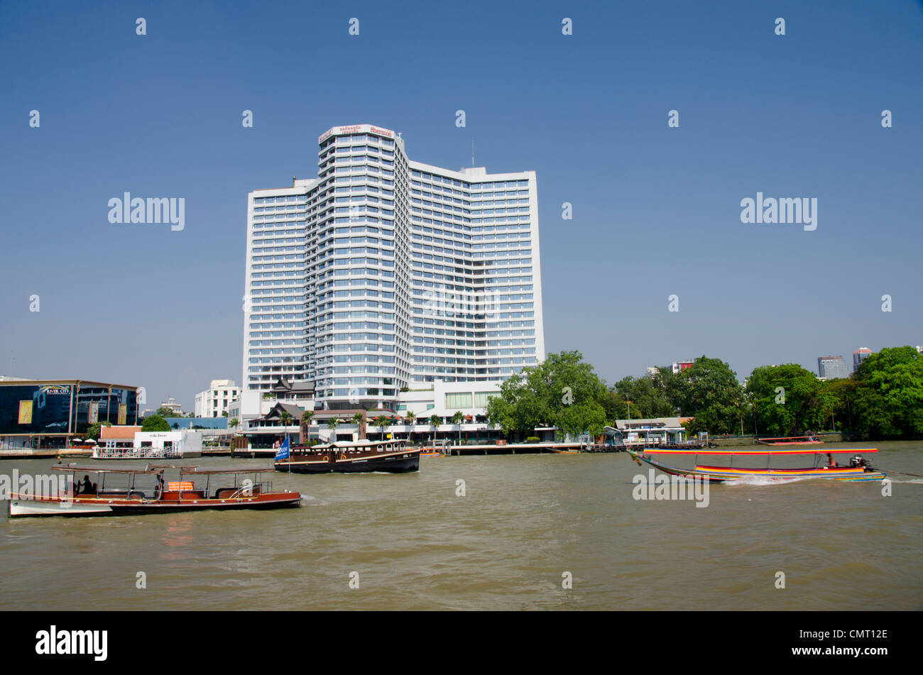 Thailandia, Bangkok. Royal Orchid Sheraton hotel si trova lungo le rive del fiume Chao Phraya. Foto Stock