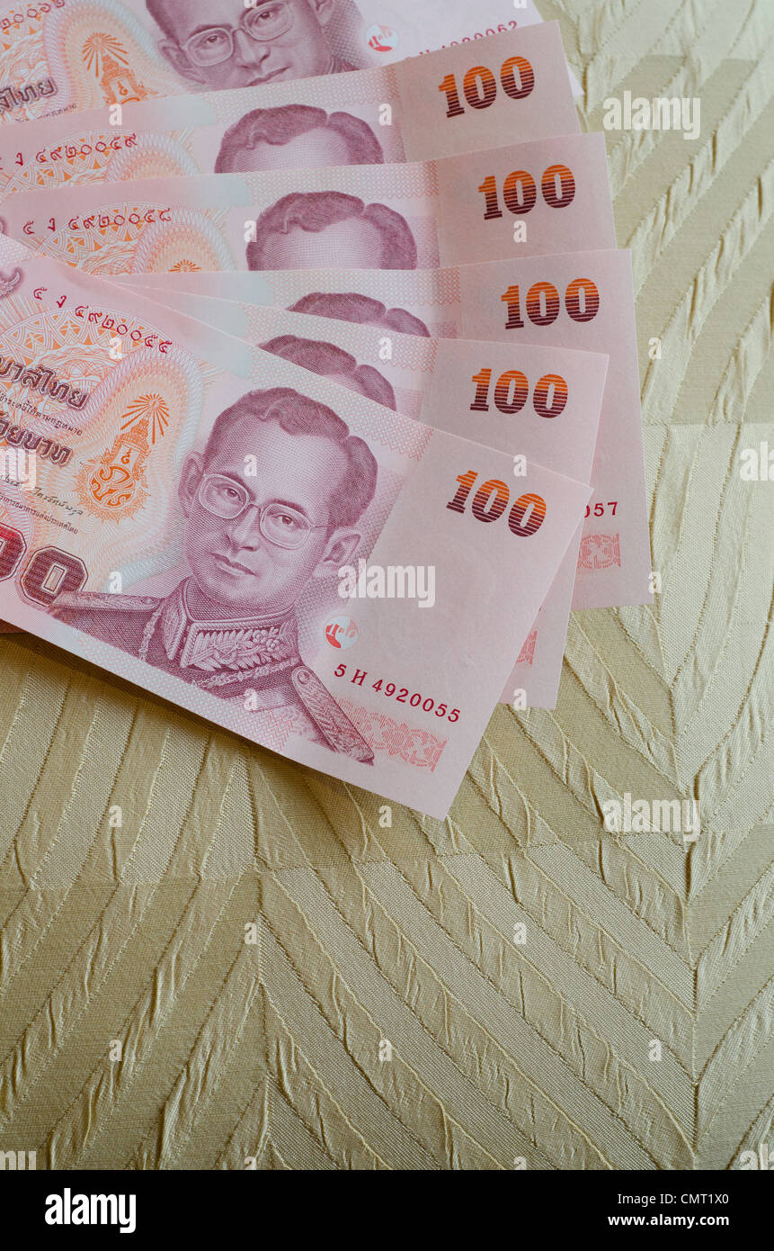 Thailandia, Bangkok. valuta tailandese, 100 baht fatture. Foto Stock