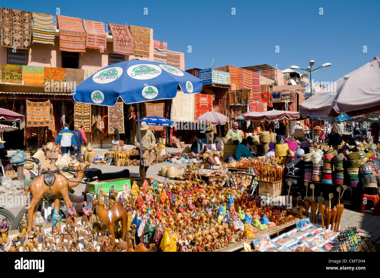 Il Marocco Marrakech - Mercato souk al Rahba Qedima nel quartiere Medina, Marrakech, Marocco Foto Stock