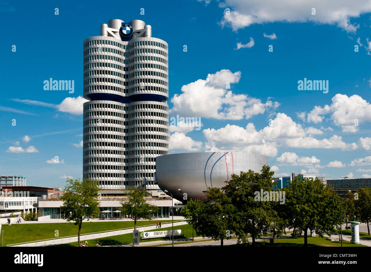 Monaco di Baviera - il museo BMW in Olympiapark, Monaco di Baviera, Germania Foto Stock