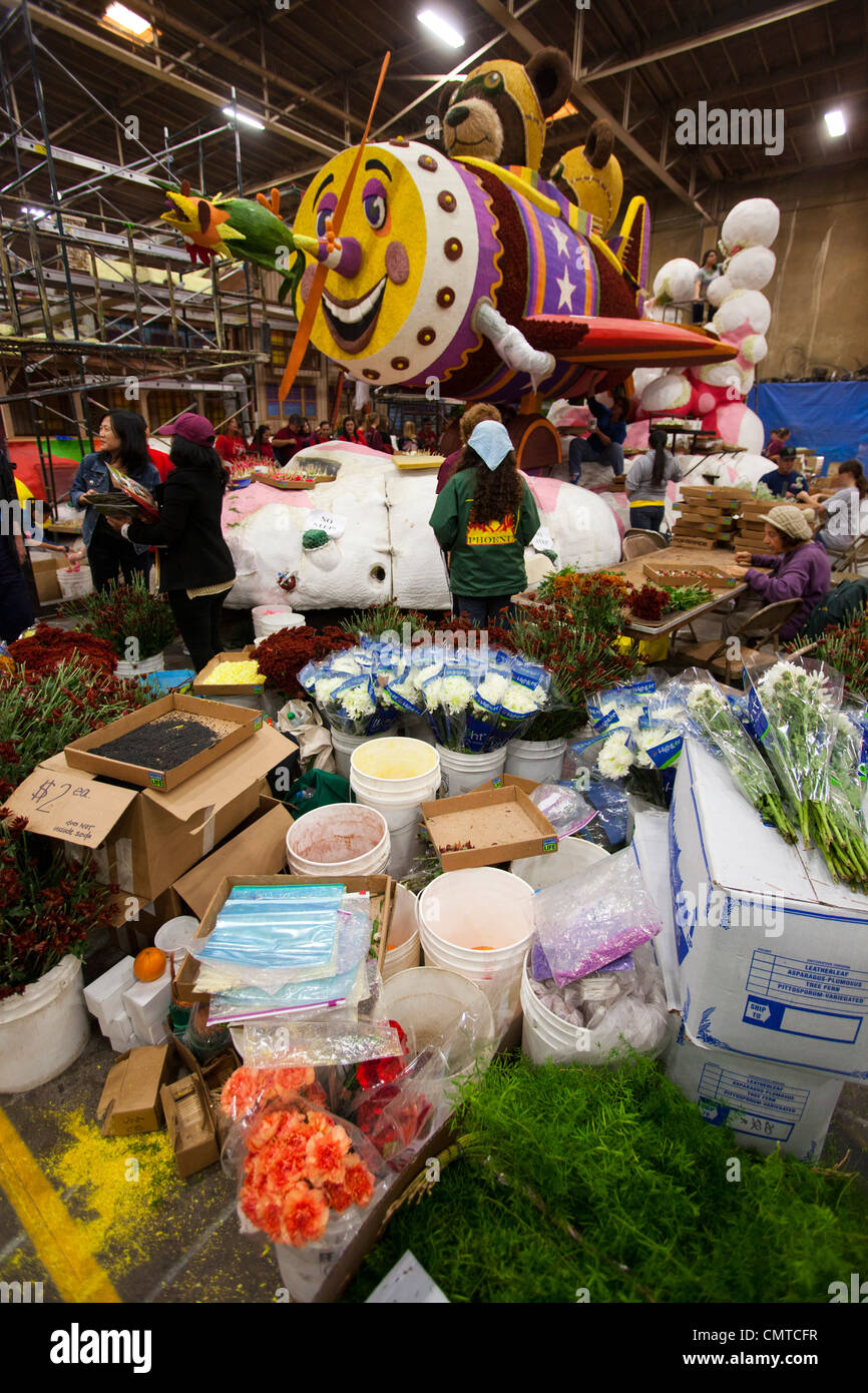 Rose Parade Preparazione di flottazione, Pasadena, California, Stati Uniti d'America Foto Stock