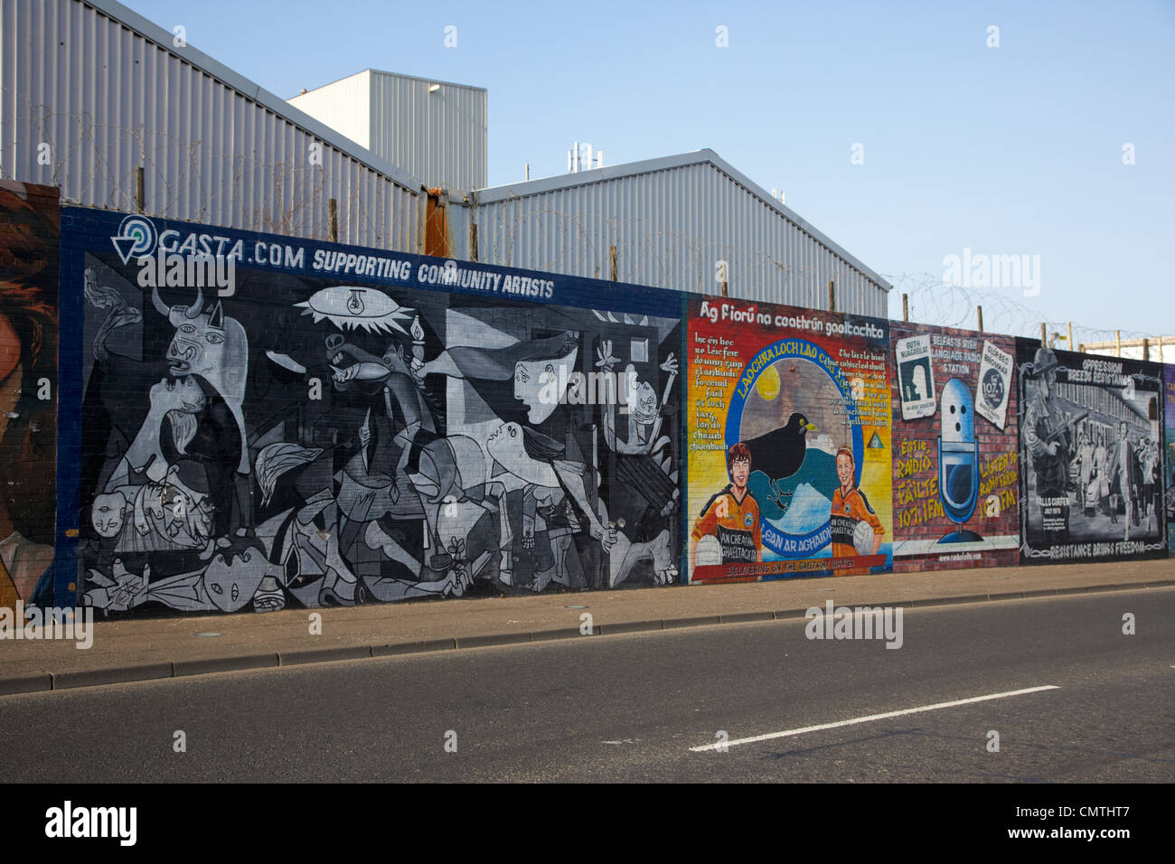 International pitture murali cascate inferiori road belfast Irlanda del Nord Regno Unito Foto Stock