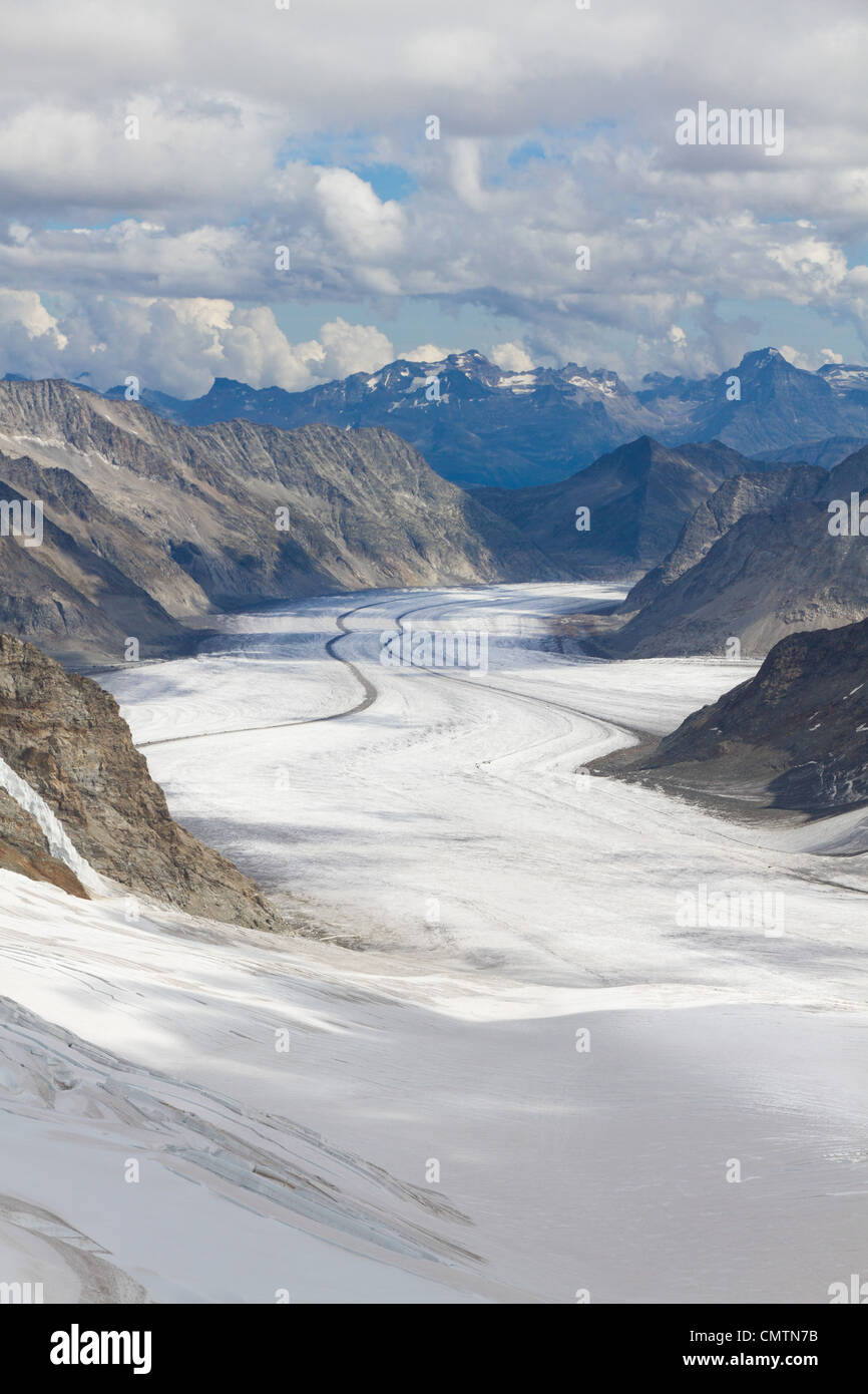 Vista al di sopra grande ghiacciaio di Aletsch visto dalla Jungfraujoch, Svizzera Foto Stock