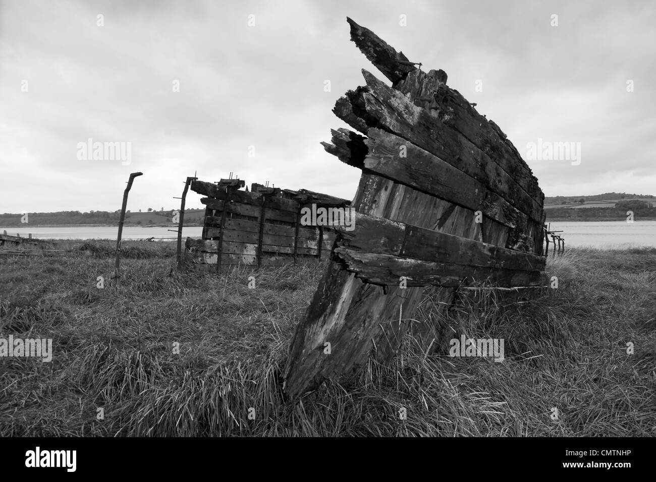 Chiatte distrutto nei pressi del villaggio di Purton Gloucestershire, sulle rive del fiume Severn Foto Stock