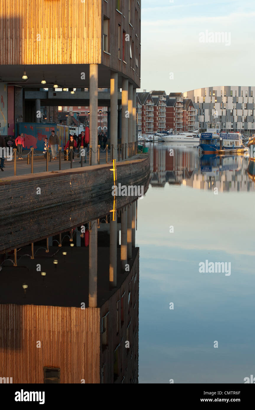 Il nuovo sviluppo al Wet quay, Marina di Ipswich, Suffolk, Inghilterra. Foto Stock