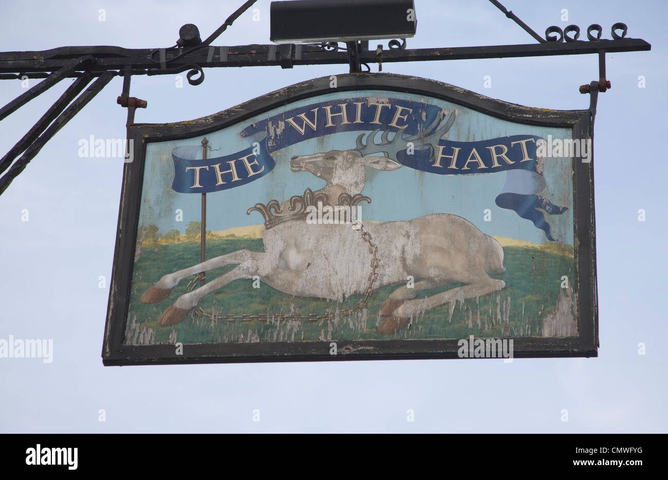 Il White Hart pub vecchio segno, Nayland, Suffolk, Inghilterra Foto Stock