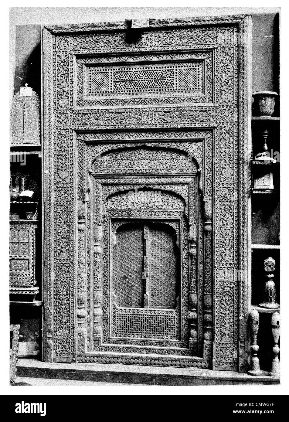 1905 Legno intagliato porta dal Punjab India Foto Stock