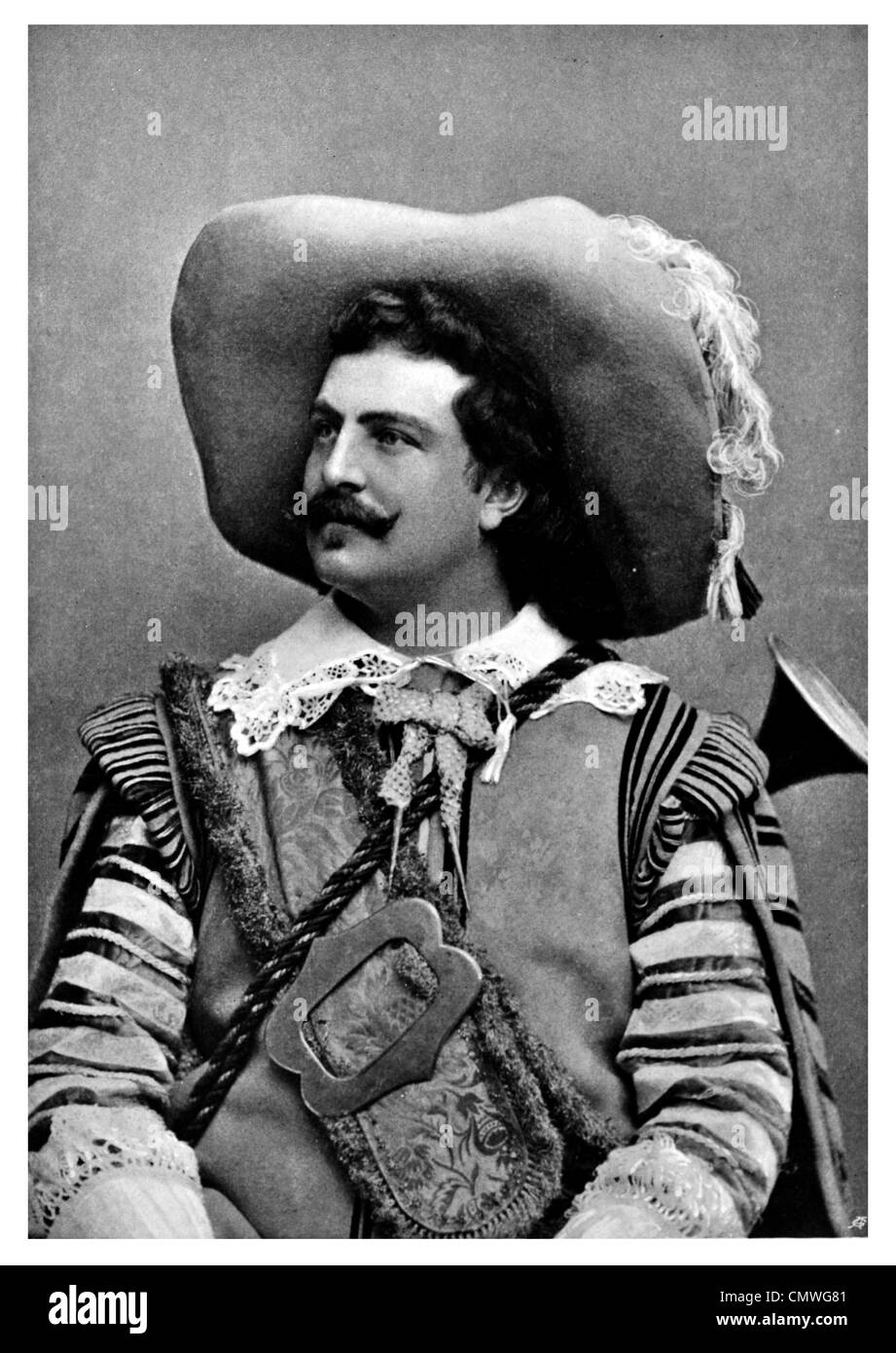 1905 Musketeer ritratto studio Foto Stock