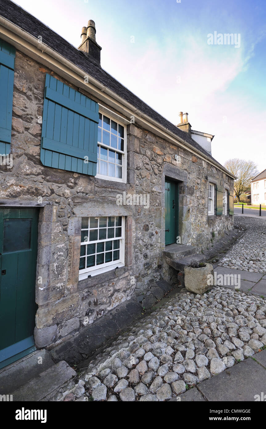 Cottage tessitori restaurato nel villaggio di Kilbarchan, Scozia, Regno Unito, Europa Foto Stock