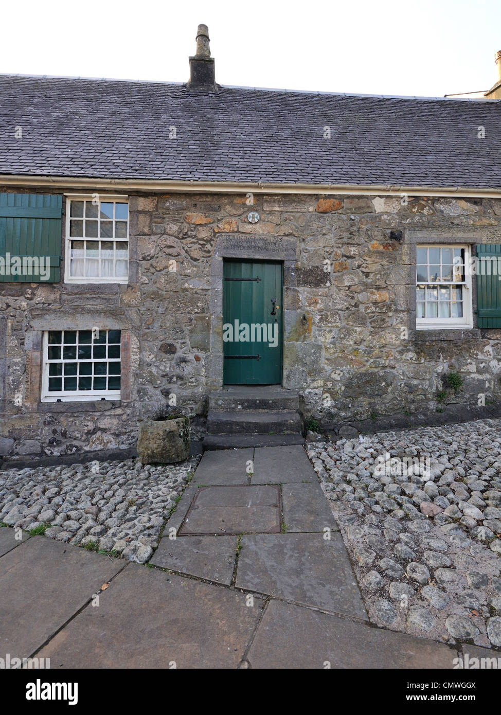 Cottage tessitori restaurato nel villaggio di Kilbarchan, Scozia, Regno Unito, Europa Foto Stock