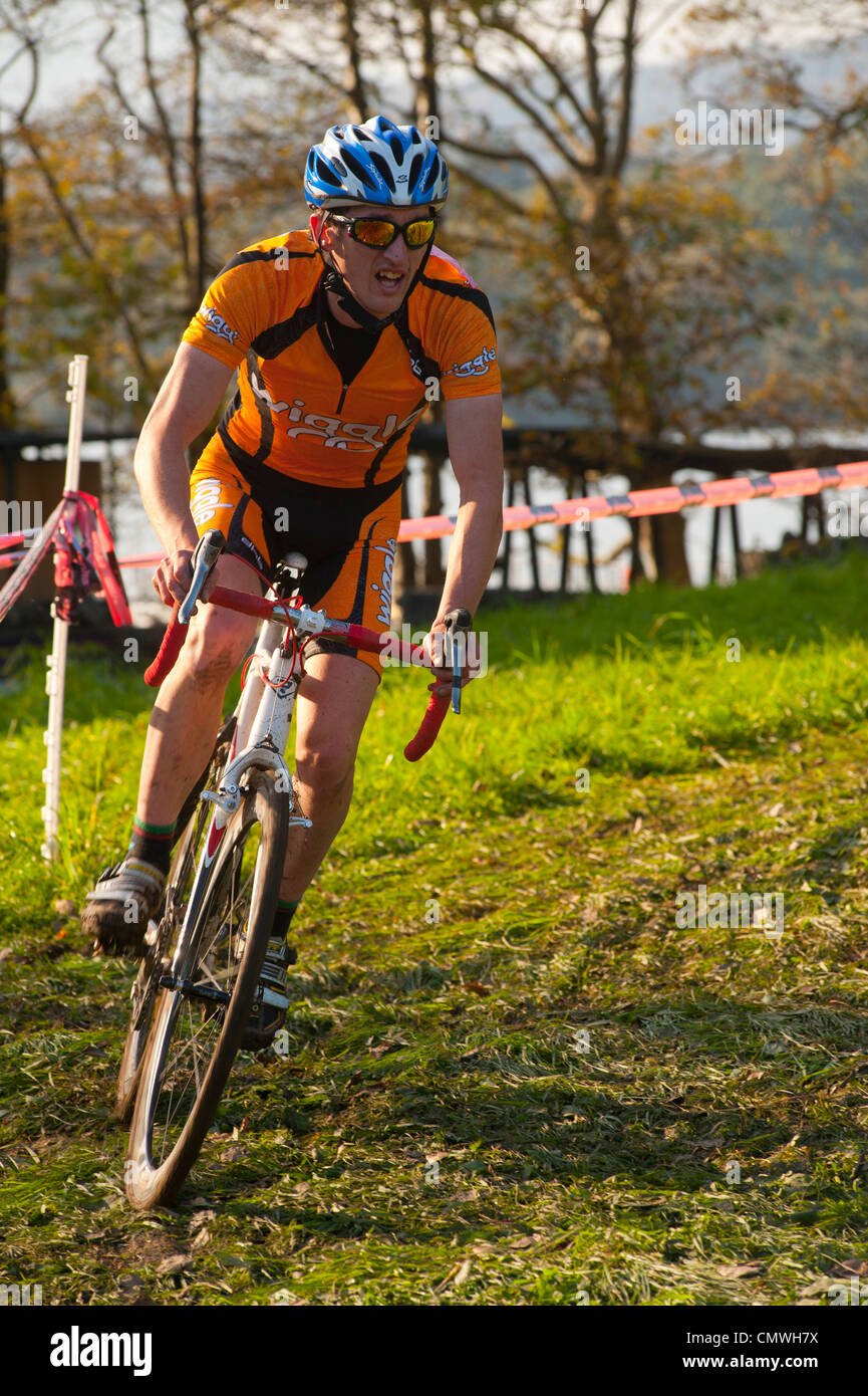 Pilota Rapha Super Cross ciclocross gara a Brockhole Windermere Lake District Foto Stock