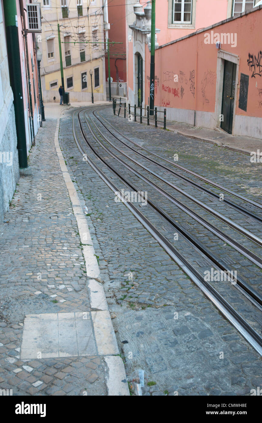 Calcada da Gloria street quartiere Bairro Alto centro di Lisbona Portogallo Europa Foto Stock