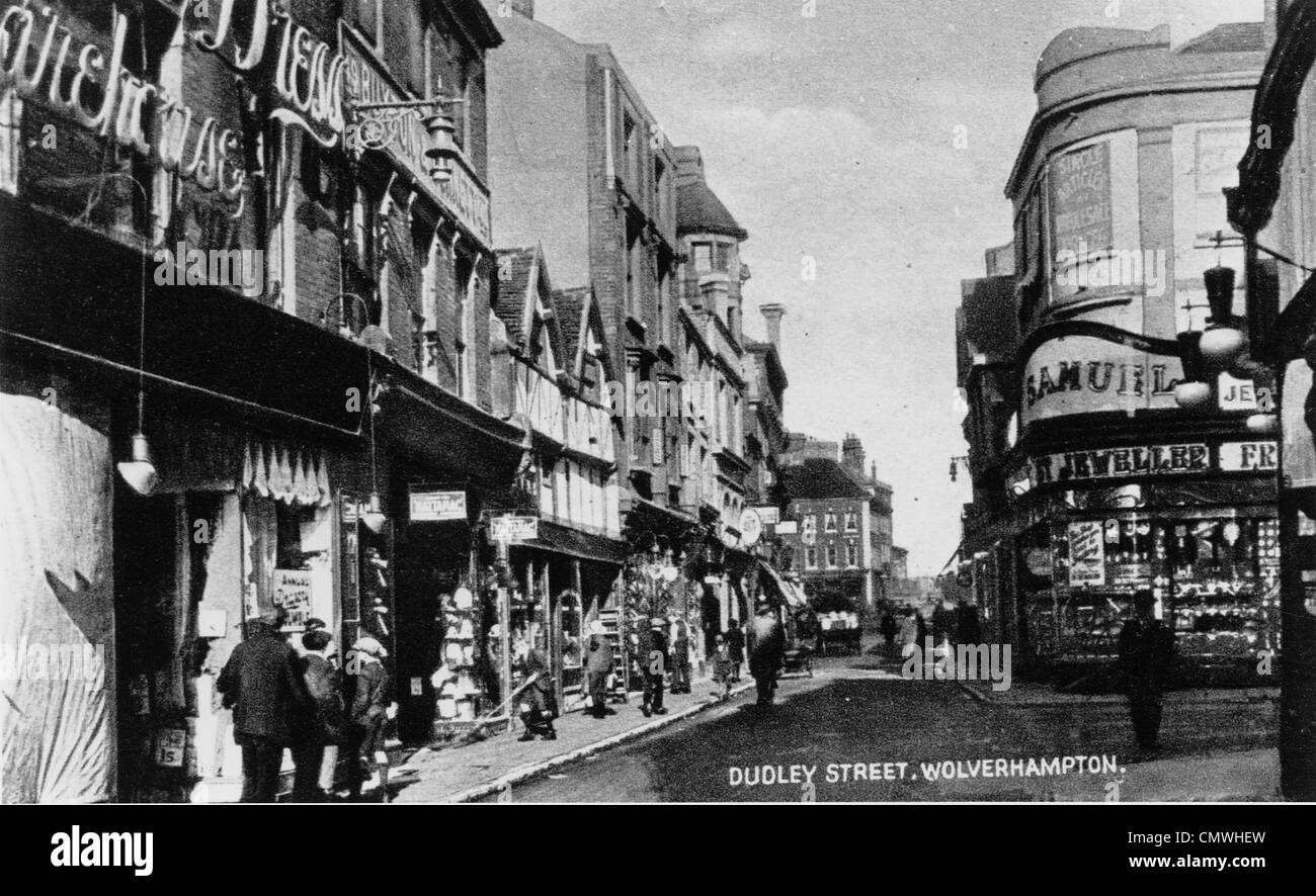 Dudley Street, Wolverhampton, 1920s. Negozi includono clothiers Buxton & Bonnetts - e Samuel gioiellerie. Foto Stock