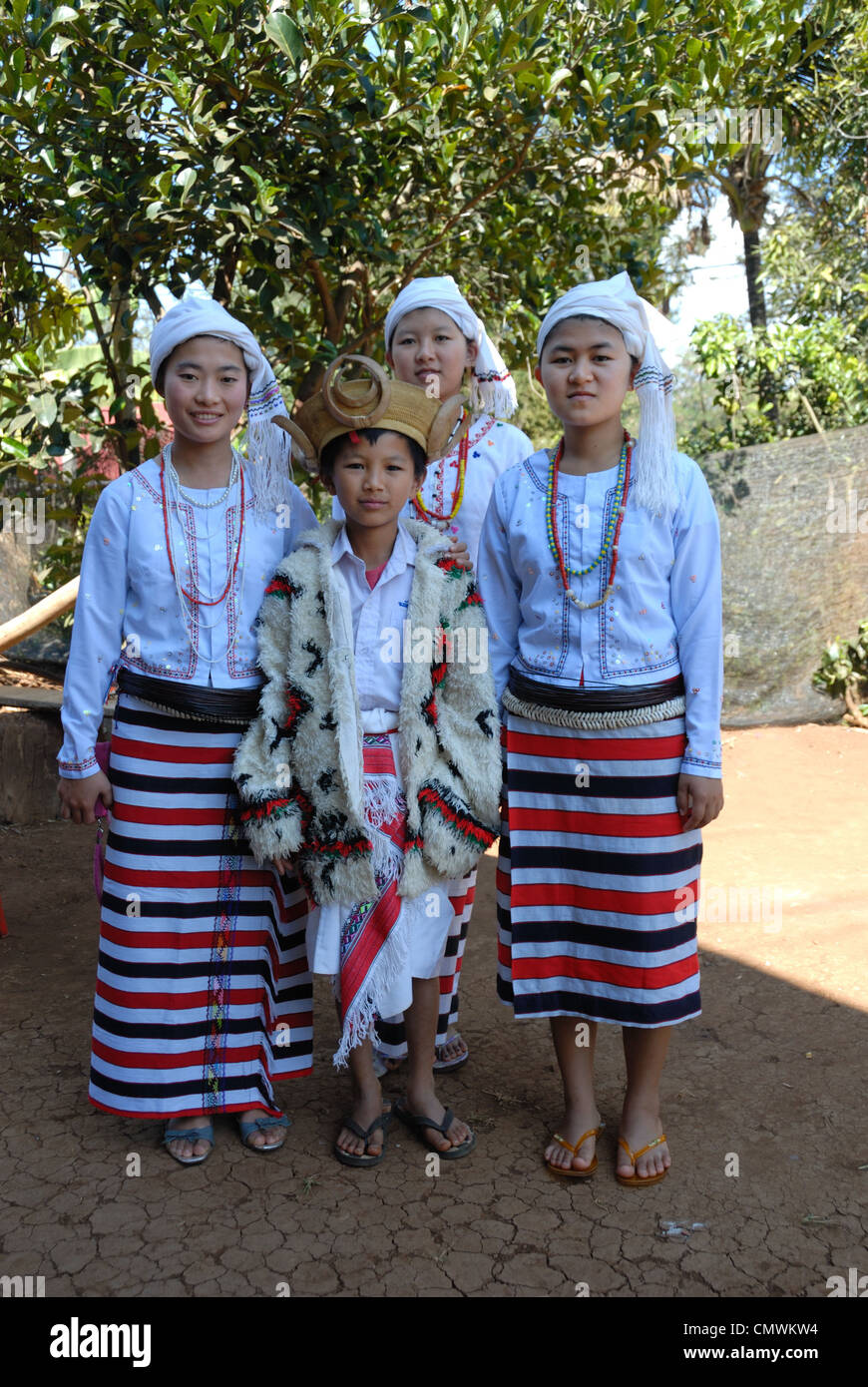 Ritratto di gruppo di Kachin hilltribe in Chiang Dao Chiang Mai nel nord della Thailandia su 6/01/2009 Foto Stock