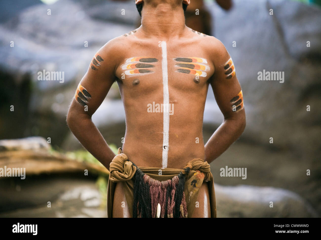 Ballerino indigeni a Tjapukai Aboriginal Cultural Park. Smithfield, Cairns, Queensland, Australia Foto Stock