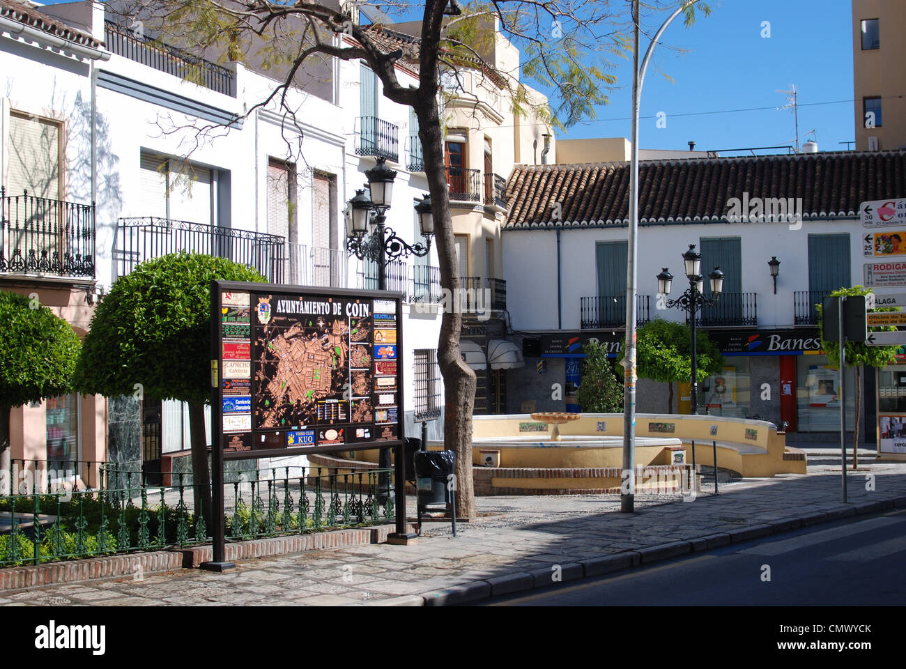 Via dello shopping nel centro città, Coin, provincia di Malaga, Andalusia, Spagna, Europa occidentale. Foto Stock