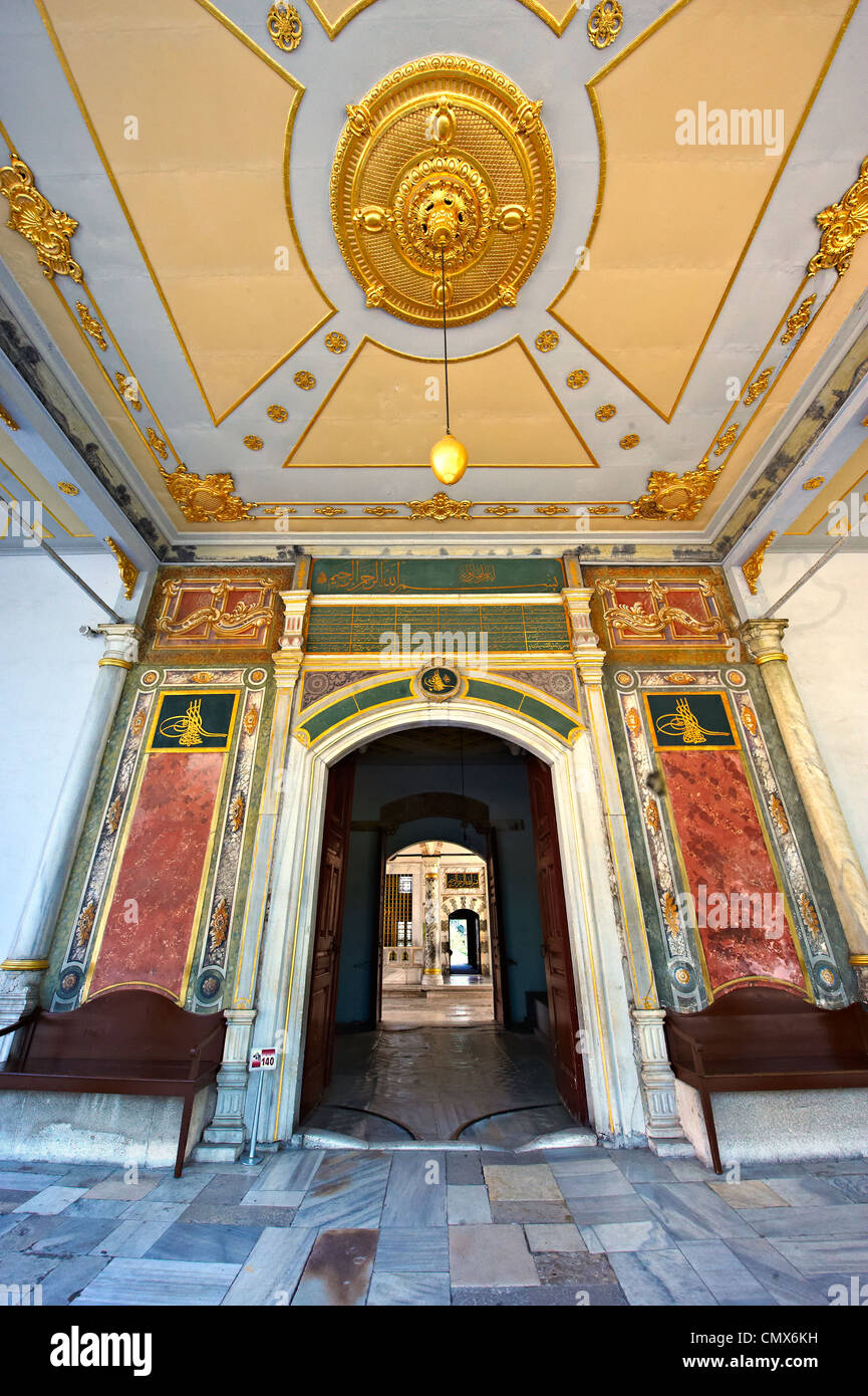 Ingresso ai cortili interni del Palazzo Topkapi, Istanbul, Turchia Foto Stock