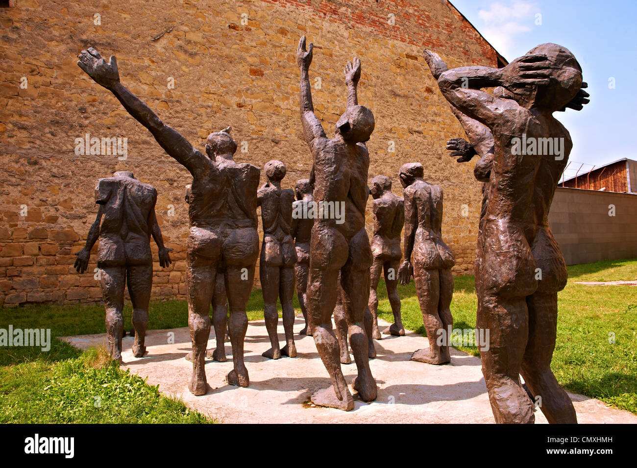 Gruppo di scultura "sfilata di Sacrificied' da Aurel Vlad al Gulag prigione di Sighet, Maramures, Romania Foto Stock