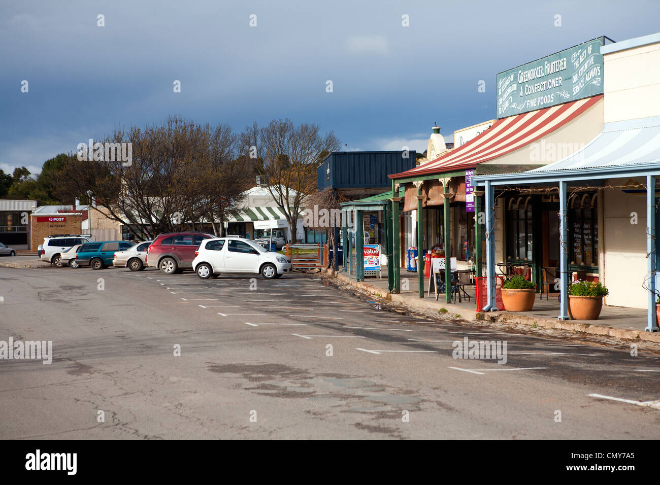 Strada principale dei negozi nel centro storico di rame-città mineraria di Burra in Sud Australia Foto Stock