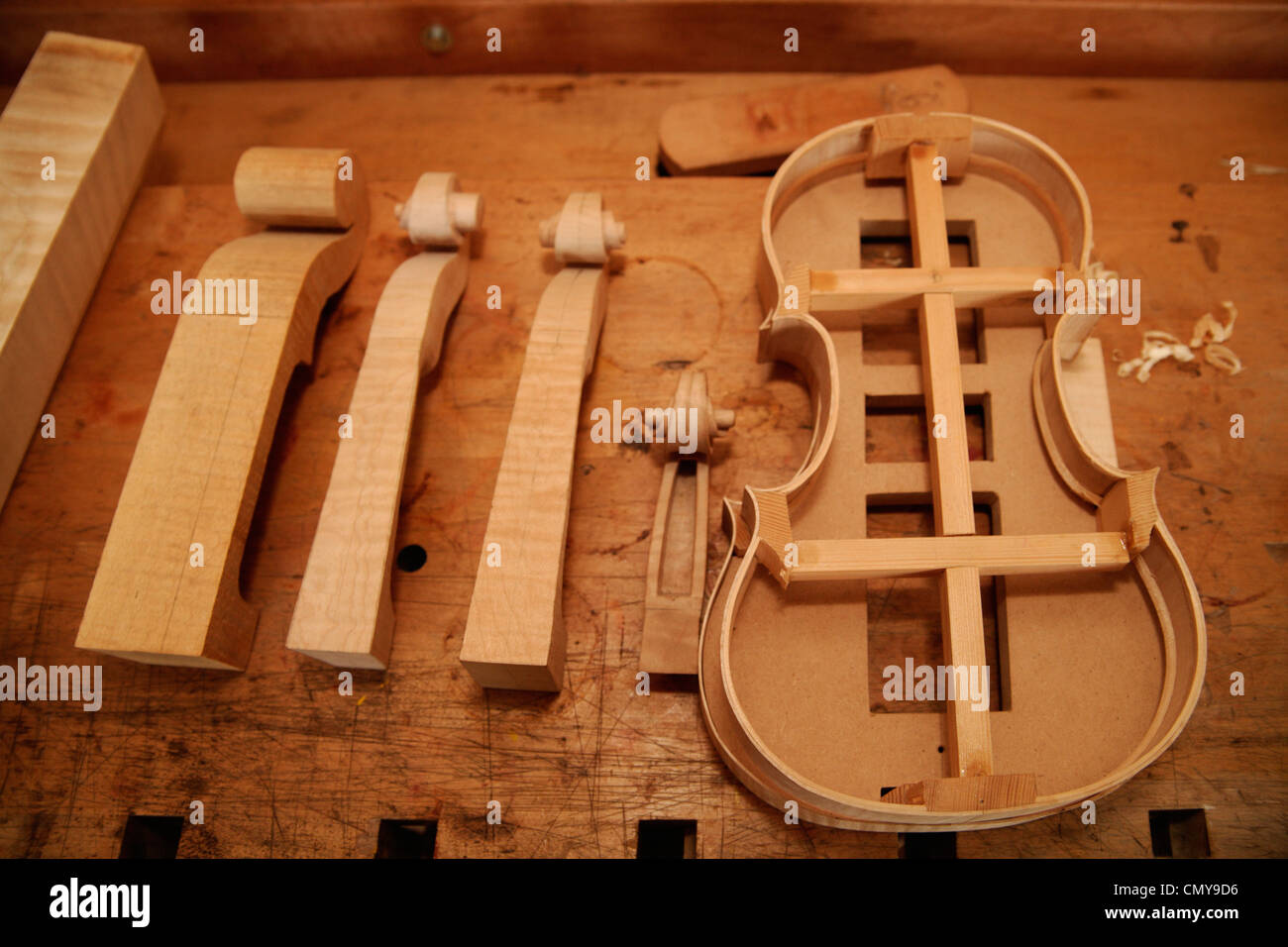 In Germania, in Baviera, Schaeftlarn, violino e forme di scorrimento Foto Stock