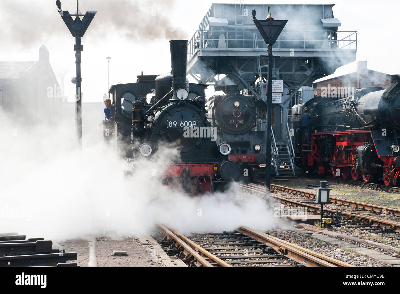 Un tedesco di locomotiva a vapore in pieno vapore a vapore Hilbersdorf capannone vicino a Chemnitz, Germania Foto Stock