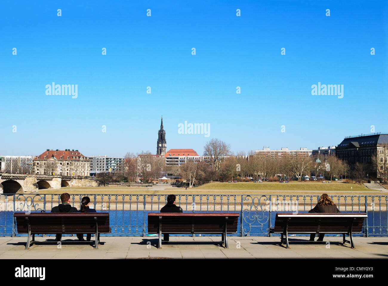 Nuova città dalla riva destra del fiume Elba a Dresda, Germania - Mar 2011 Foto Stock