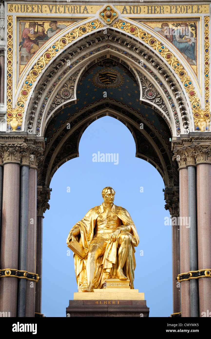 Regno Unito, London, Kensington Gardens, Statua del Principe Alberto all'Albert Memorial Foto Stock