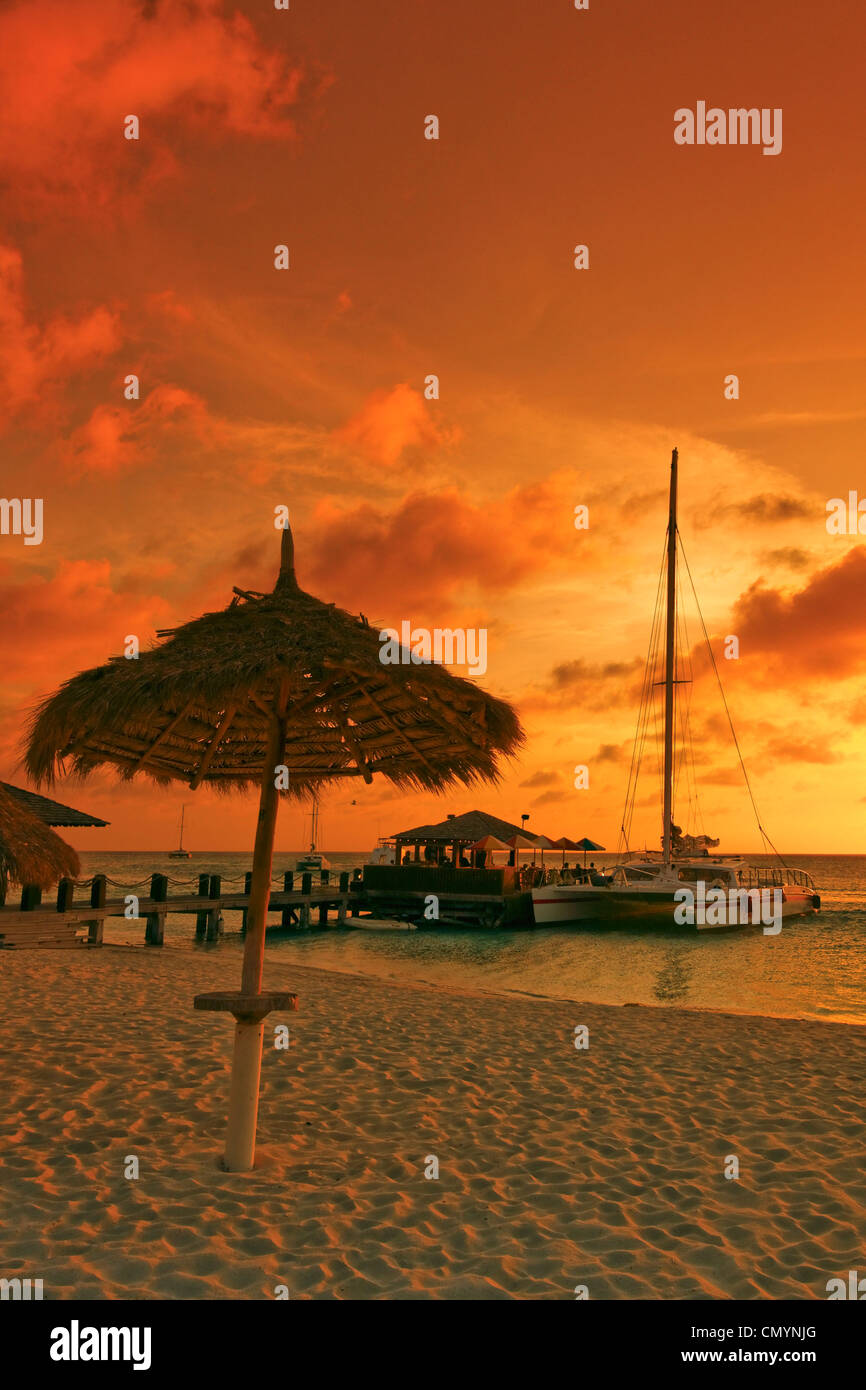 Aruba, Palm Beach, tramonto, West Indies, olandese dei Caraibi e America centrale Foto Stock