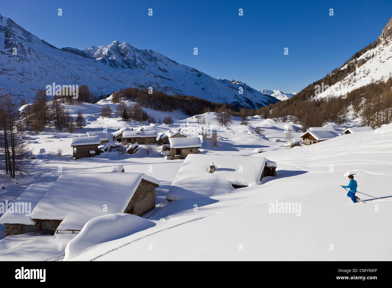Francia, Savoie, Sainte Foy Tarentaise, il villaggio di alta montagna pascolo di Monal Foto Stock