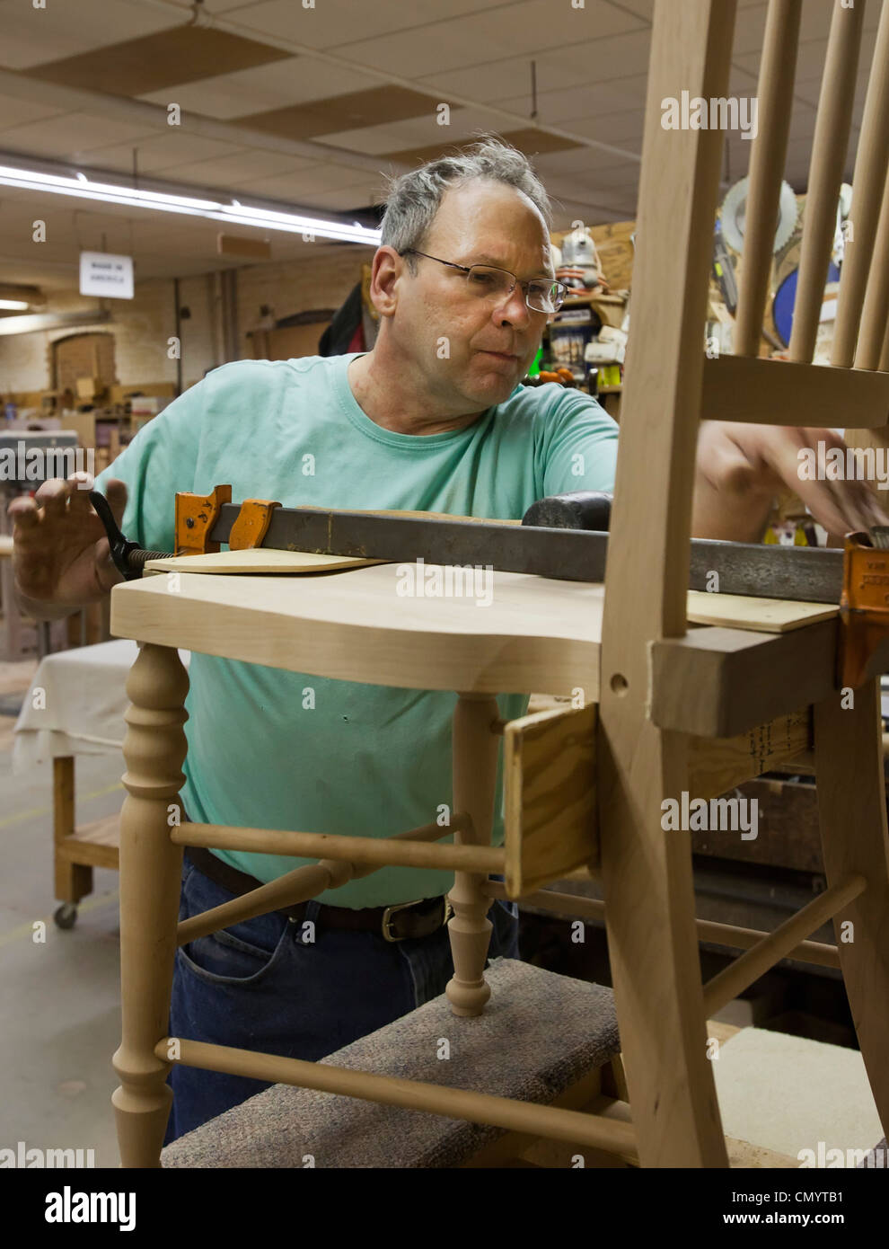 Fabbricazione di mobili al Amana Mobili & Clock Shop Foto Stock