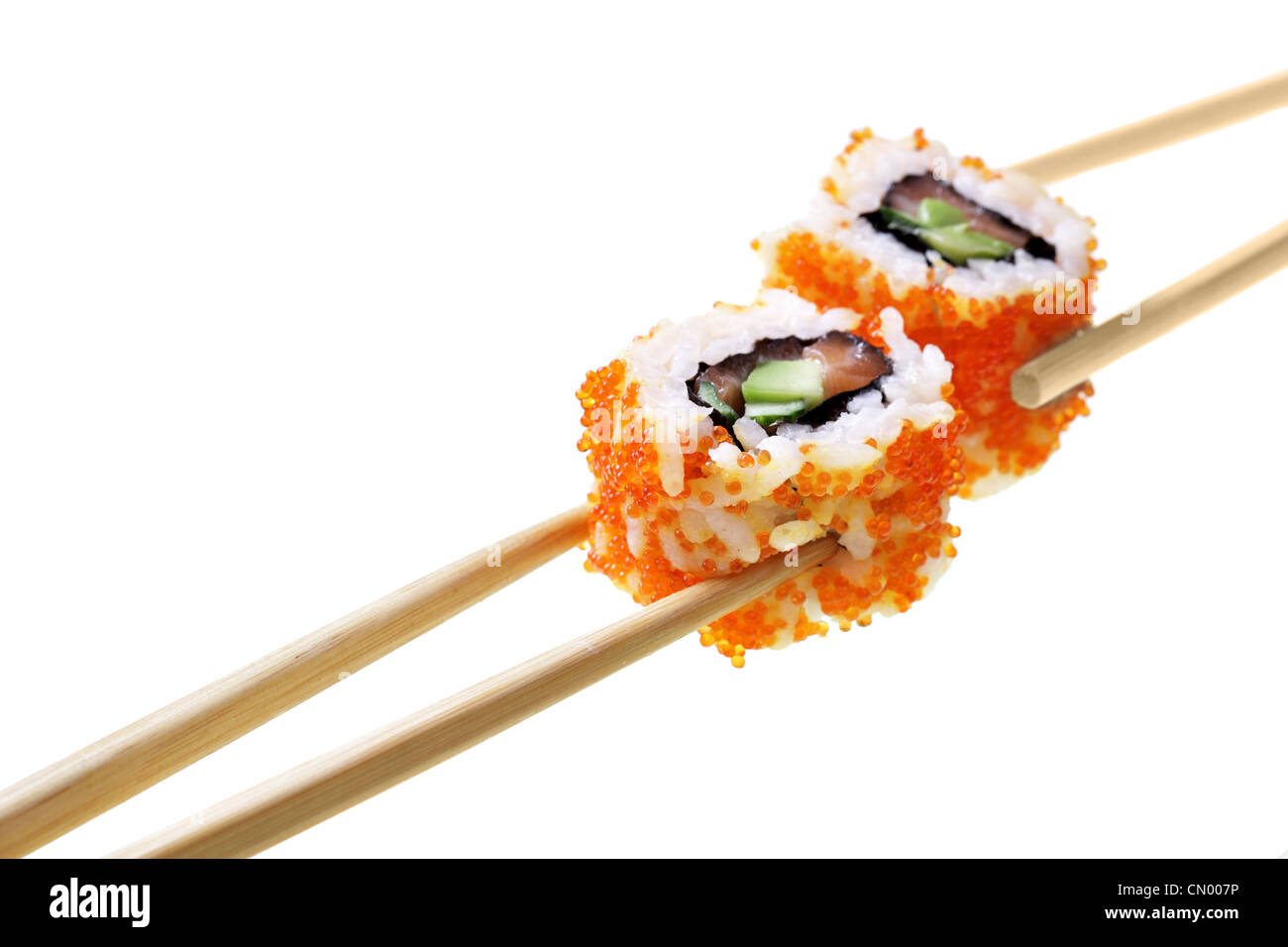 Il Sushi con bacchette isolate su sfondo bianco Foto stock - Alamy