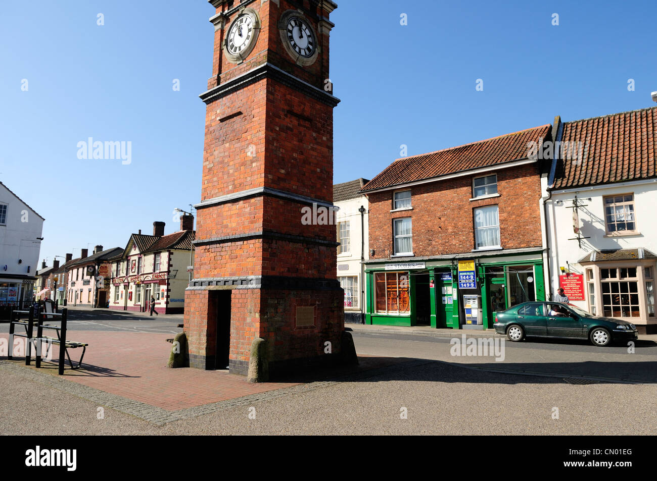 Wainfleet Village Center Lincolnshire England.Torre dell Orologio Market Place. Foto Stock