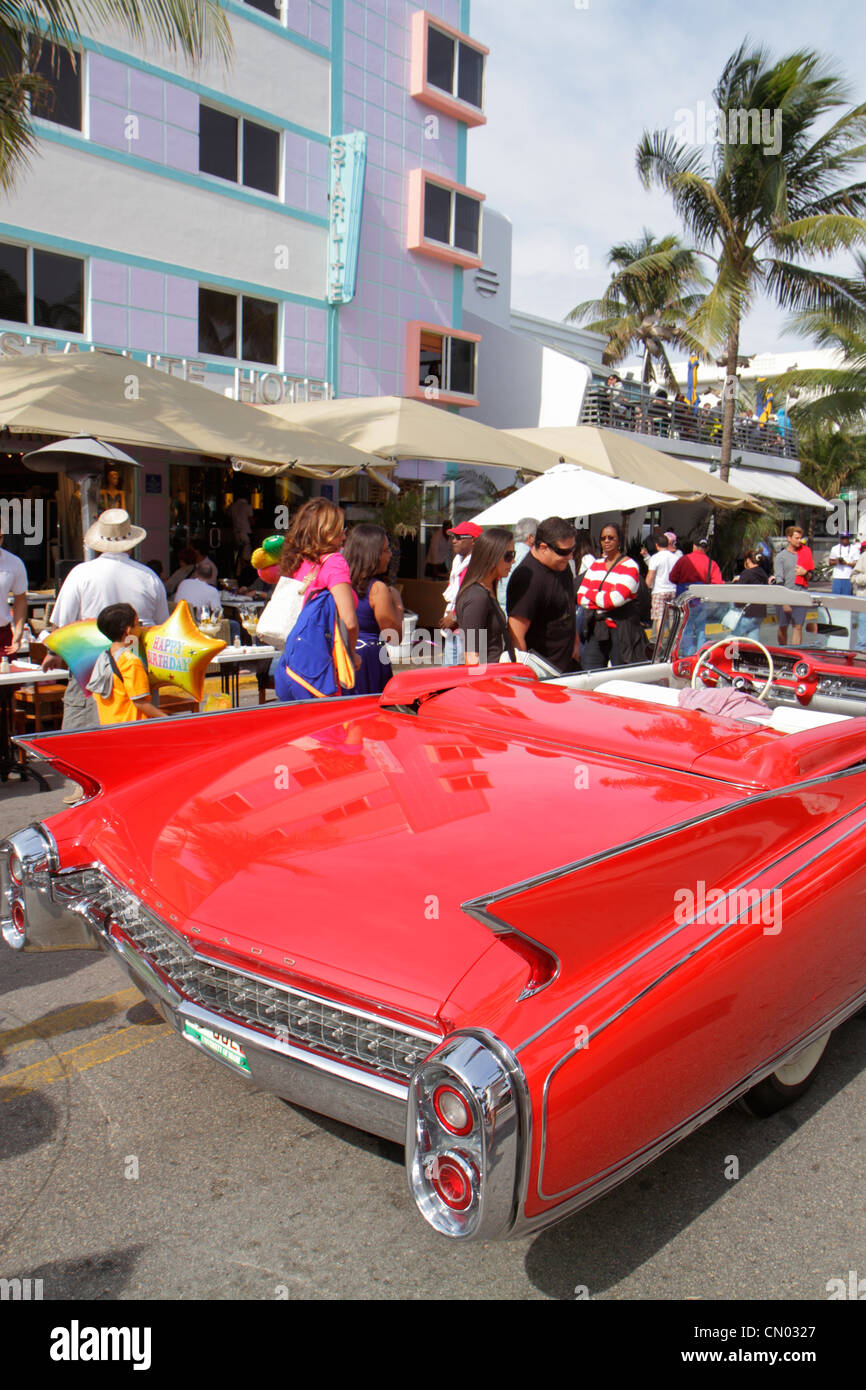 Miami Beach Florida,Ocean Drive,Art Deco Historic District,Art Deco Weekend,festival,evento,auto sportive,vendita esposizione prodotti auto da collezione, Foto Stock