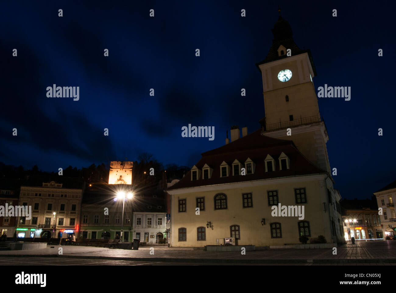 Brasov il centro città all'alba Foto Stock