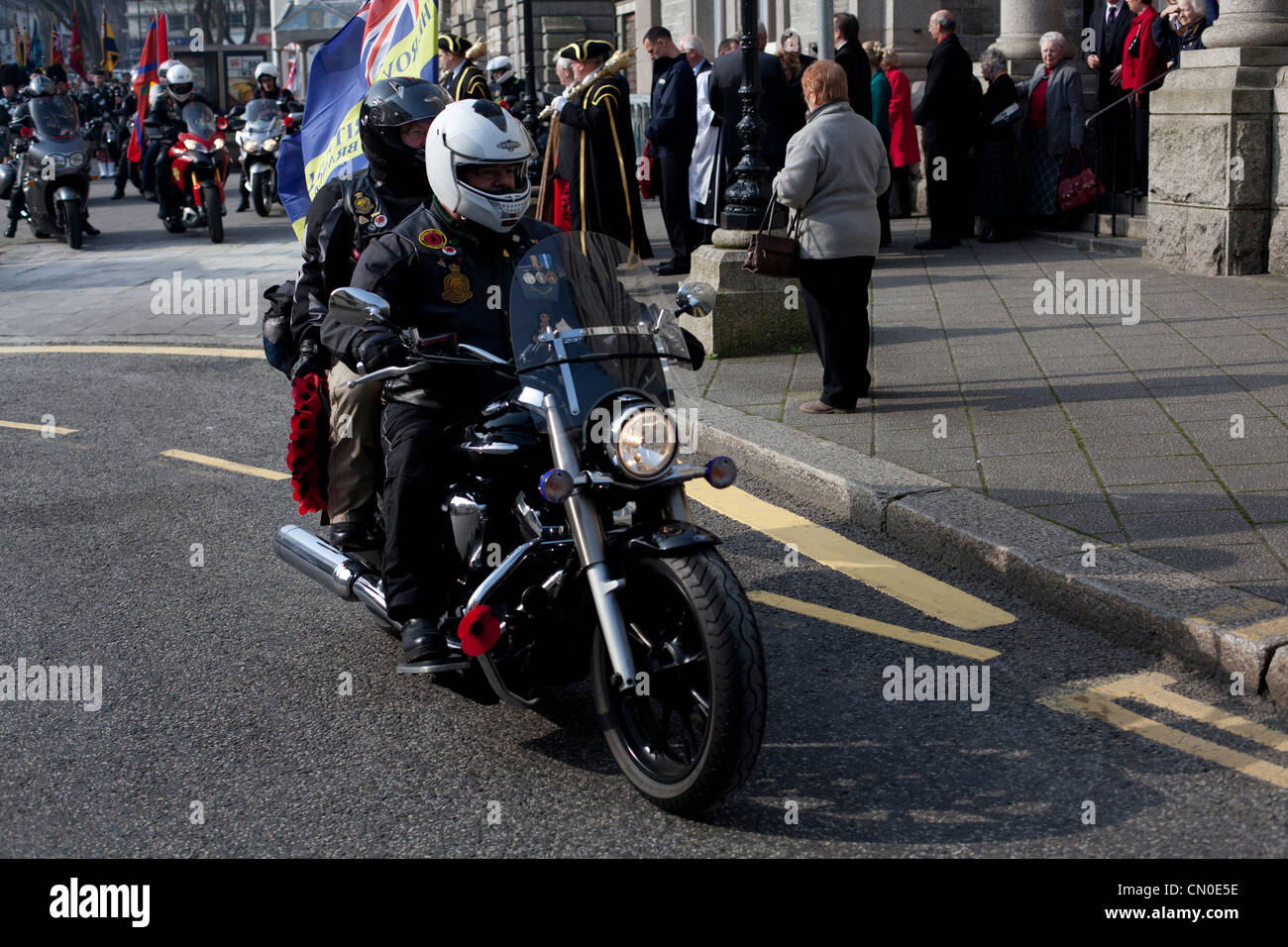 I membri della Royal British Legion Bikers le derivazioni St Nazaire parade. Foto Stock