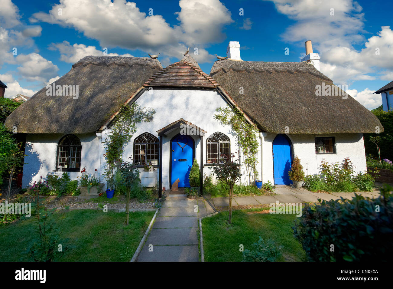 Cottage con tetto in paglia in Buckingham, Bucks Foto Stock