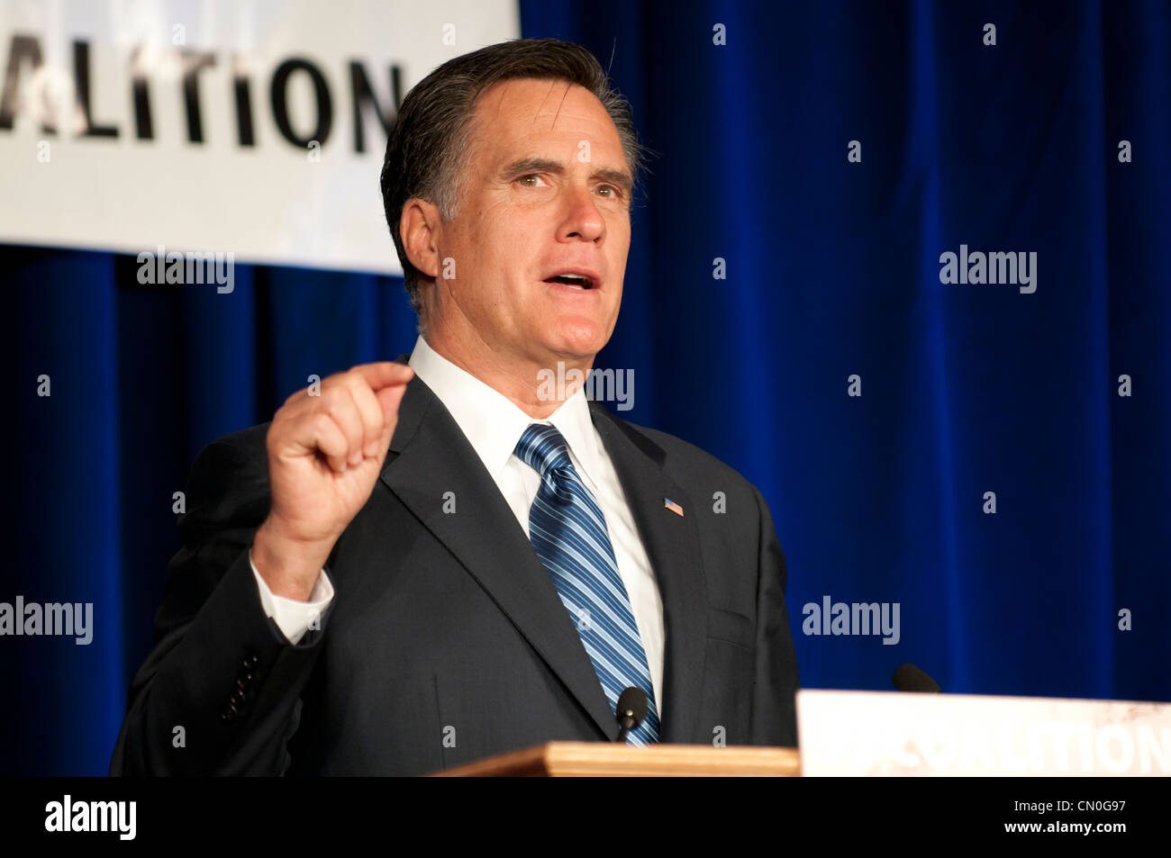 Mitt Romney parla ai suoi elettori in un rally in Wisconsin per raccogliere sostegno per le elezioni presidenziali primarie. Foto Stock
