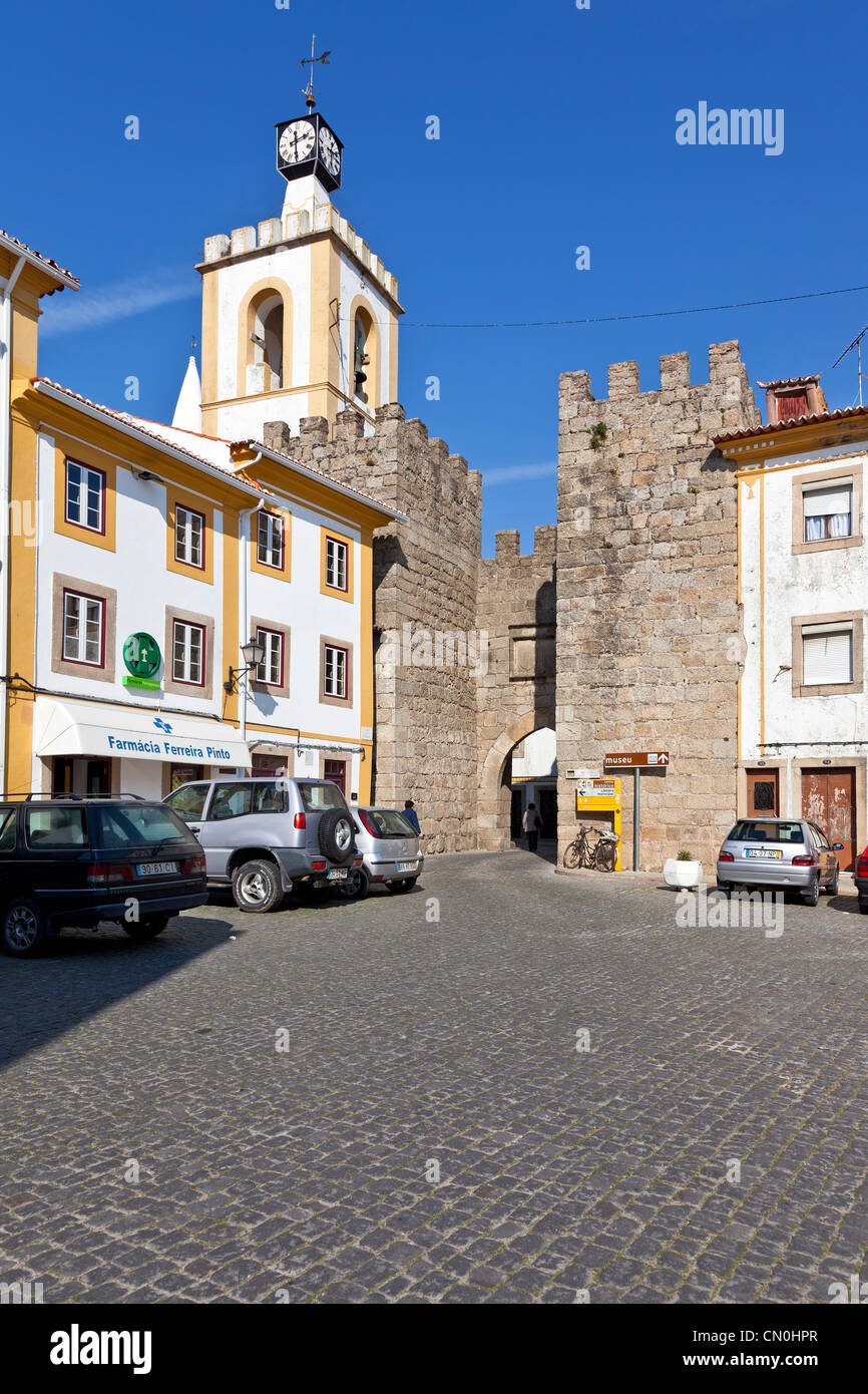 La città di Gate (Porta da Vila) di Nisa. Nisa, Portogallo. Foto Stock