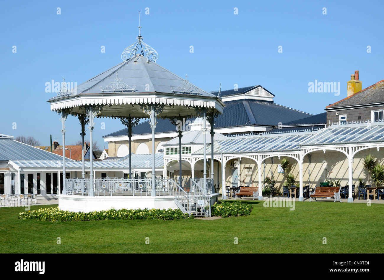 Il Victorian bandstand a Princess Pavilion di Falmouth, Cornwall, Regno Unito Foto Stock