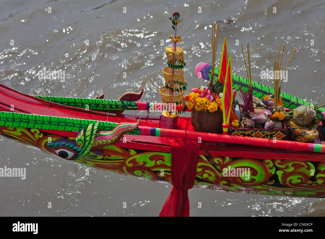 Ong Boat Race celebra il Khmer popolare di anno Nuovo festival, Ghe Festival delle ONG, sul fiume Mekong, Soc Trang, Vietnam Foto Stock