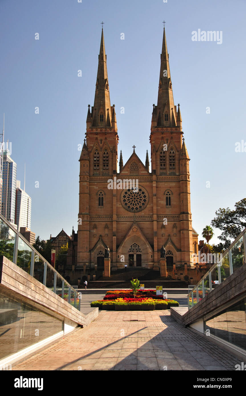 La Cattedrale di St Mary da Hyde Park, Sydney, Nuovo Galles del Sud, Australia Foto Stock