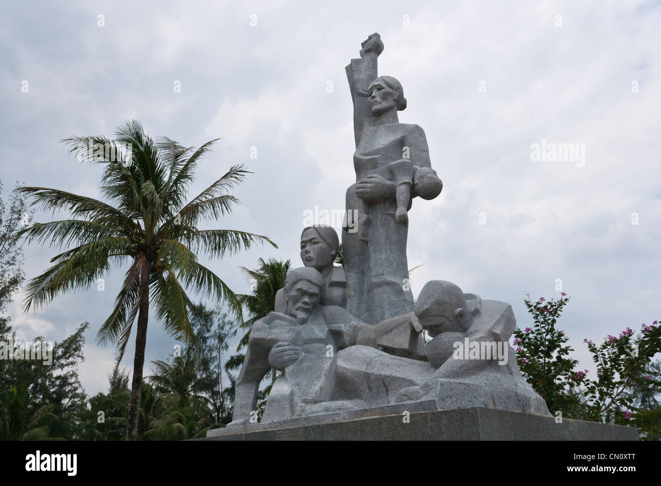 Monumento commemorativo iin memoria del mio massacro Lai, Hoi An, Vietnam Foto Stock