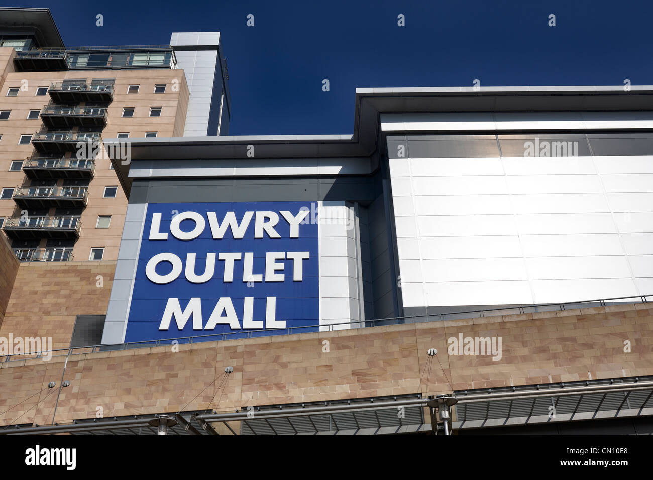 Segno in The Lowry Outlet Mall, Salford Quays, Manchester REGNO UNITO Foto Stock