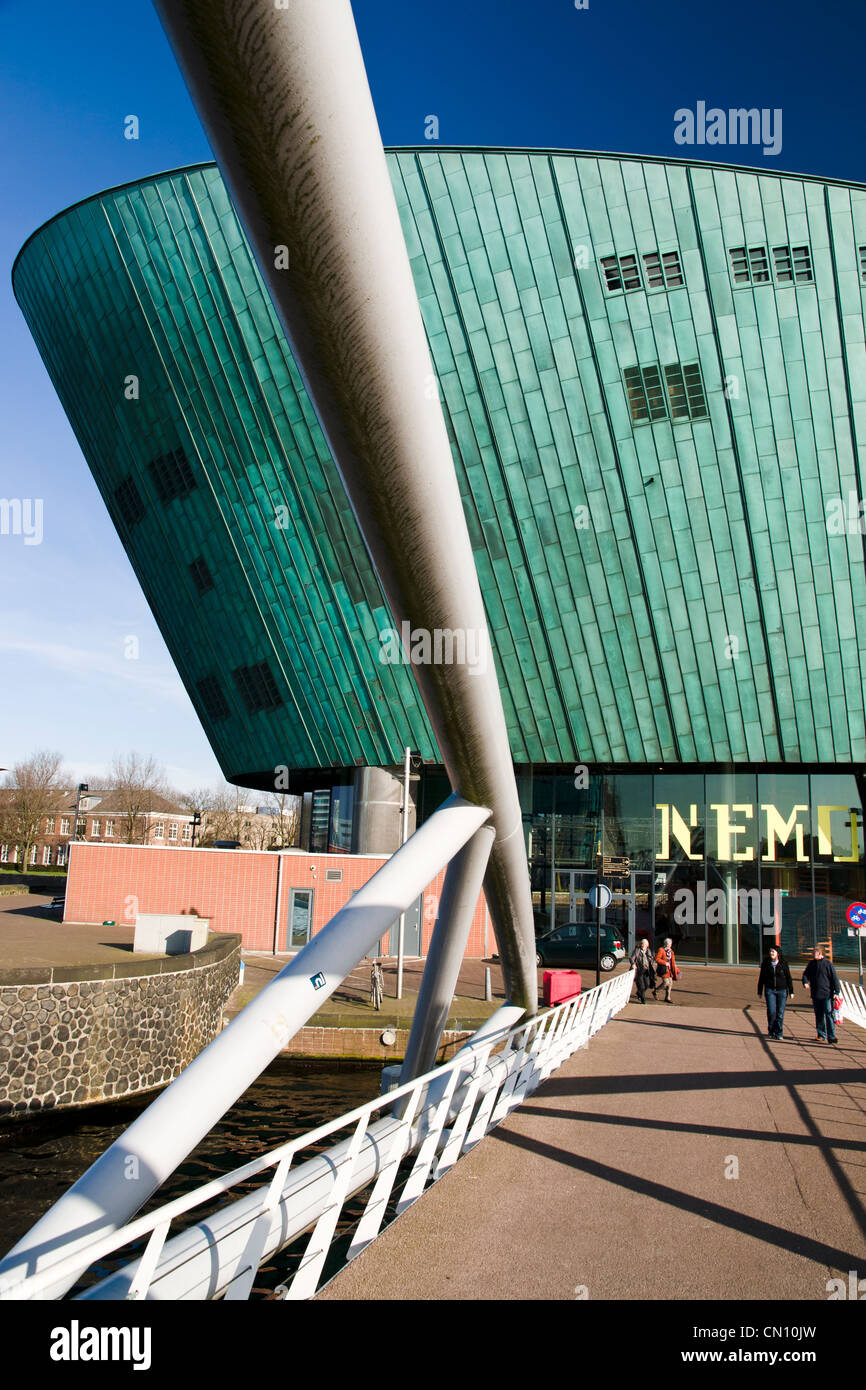 Il centro scientifico NEMO, Amsterdam, Paesi Bassi. Foto Stock