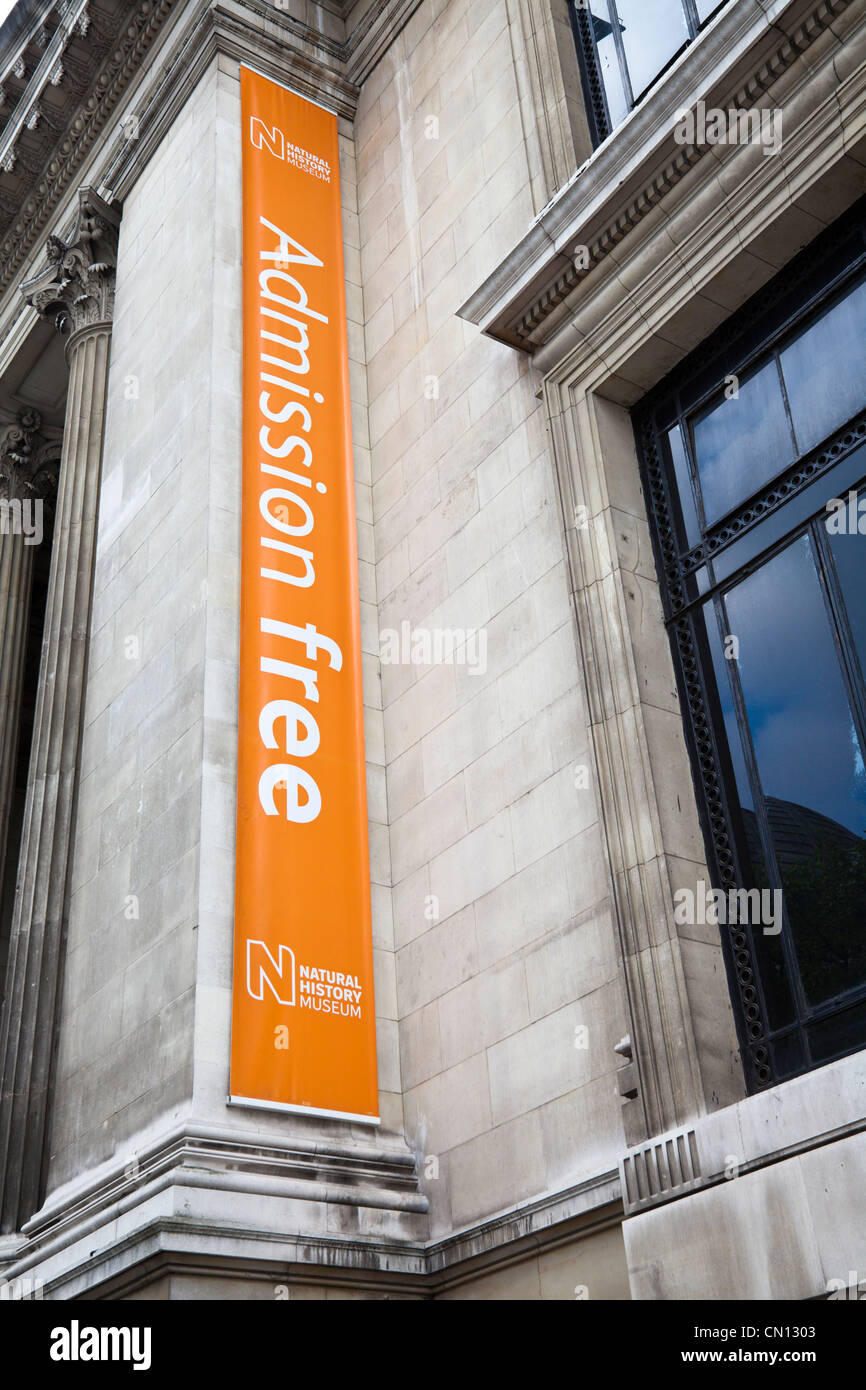 Museo di Storia Naturale di Londra, Regno Unito - Ingresso gratuito segno banner Foto Stock