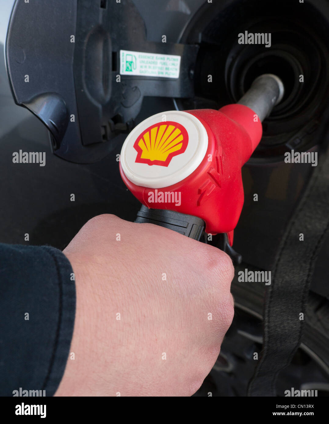 Dettaglio della pompa di carburante alla stazione di servizio Shell Foto Stock