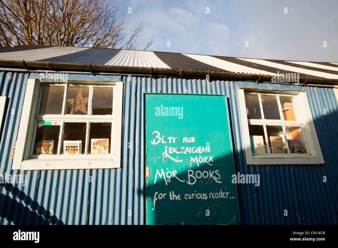 Un vecchio book shop in Broadford, Isola di Skye, Scotland, Regno Unito. Foto Stock